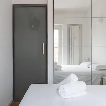 Apartment Youhosty - Ripamonti 194 Milan